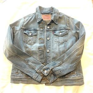 Classic Levi’s Jean Jacket Size S